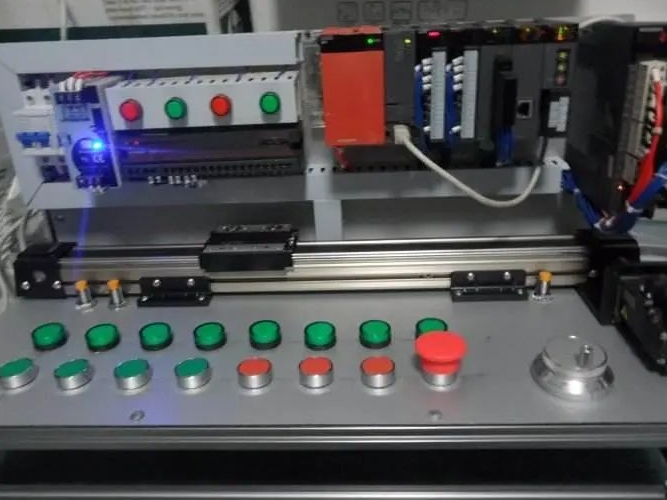 What is the meaning of "braking" and "stopping" in frequency inverter control? Listen to professional interpretation